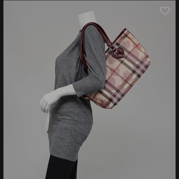 Authentic BURBERRY Supernova Check Canvas Heart Tote Bag - Picture 4 of 11